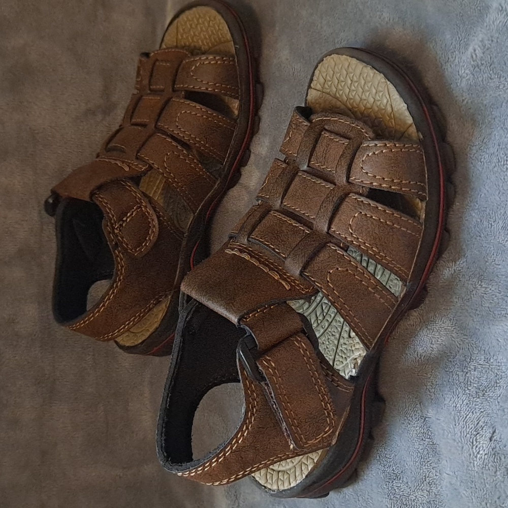 Beaver Creek toddler sandals
